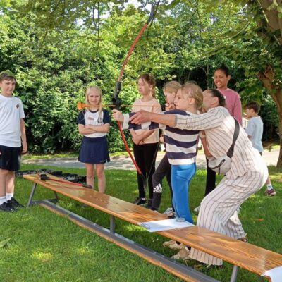 Rencontre sportive avec l’Internationale Deutsche Schule Brüssel : une matinée d’échanges et de défis !